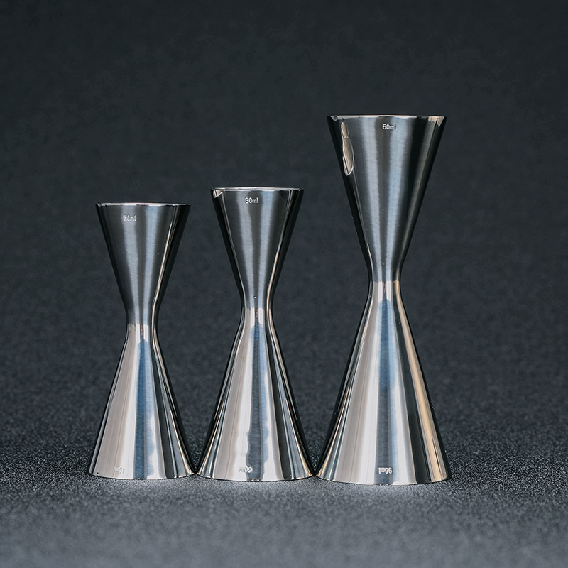 Carven Measuring Cup Tools Bar - огляд і ціна Copper Cocktail Mug